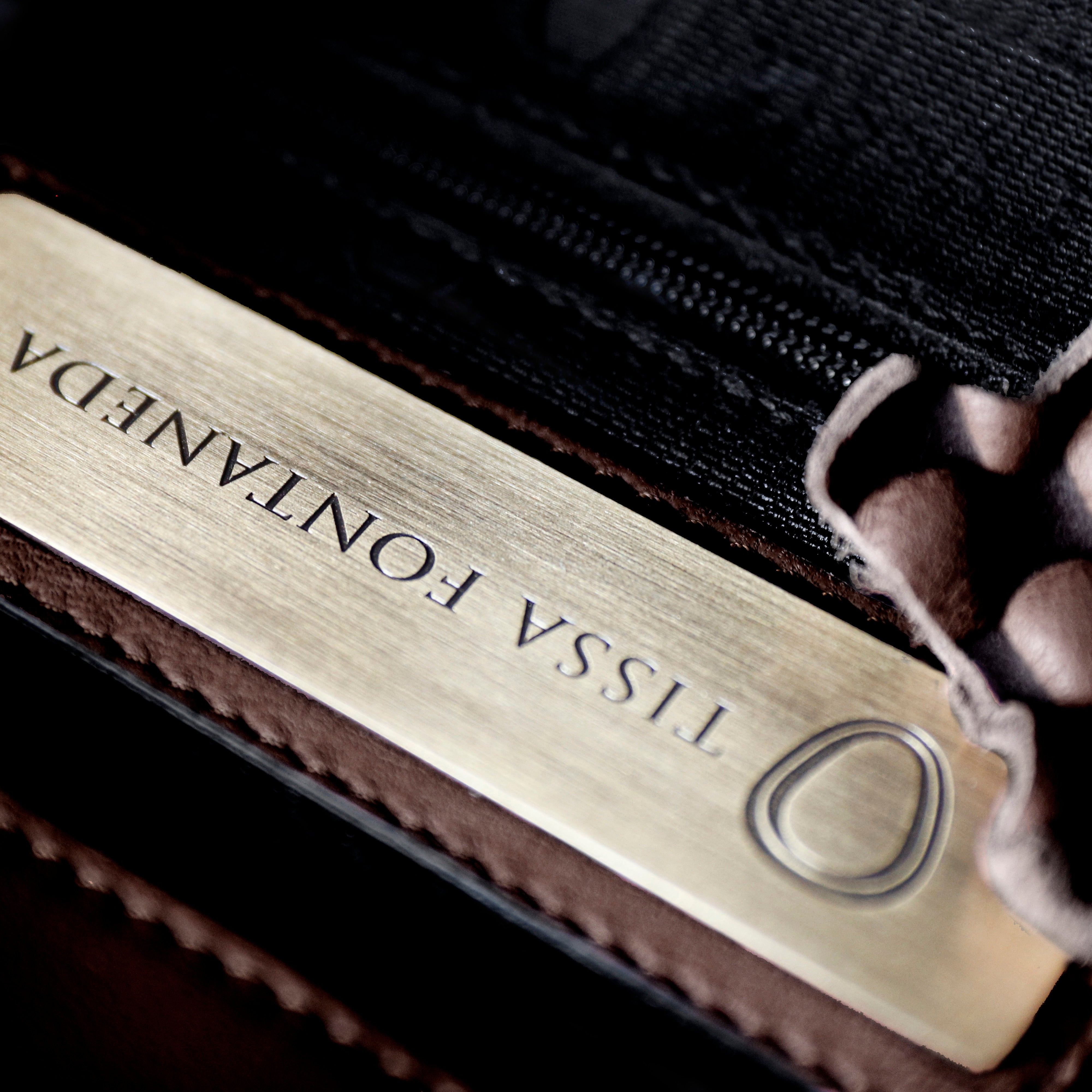 SIMPLE MATTER ZIP LARGE