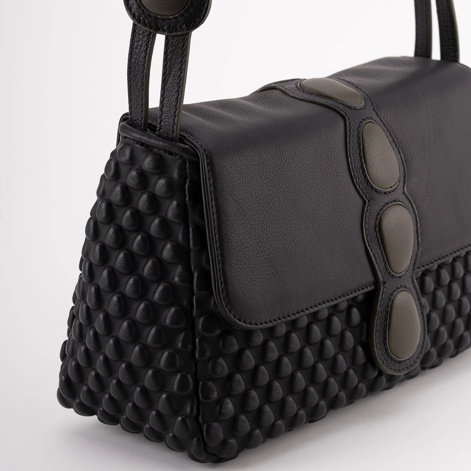 #color_black / loden green
