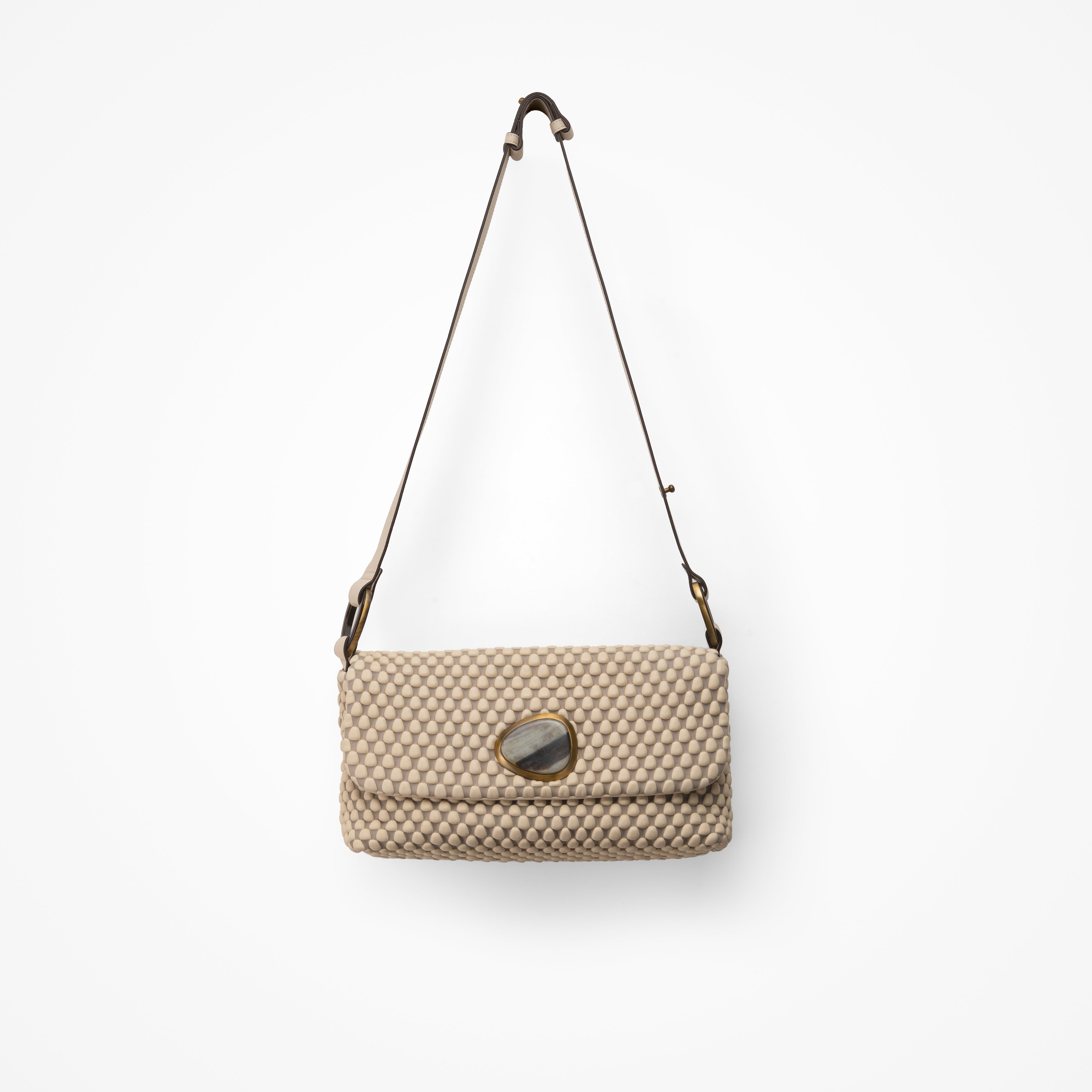 #color_cream beige