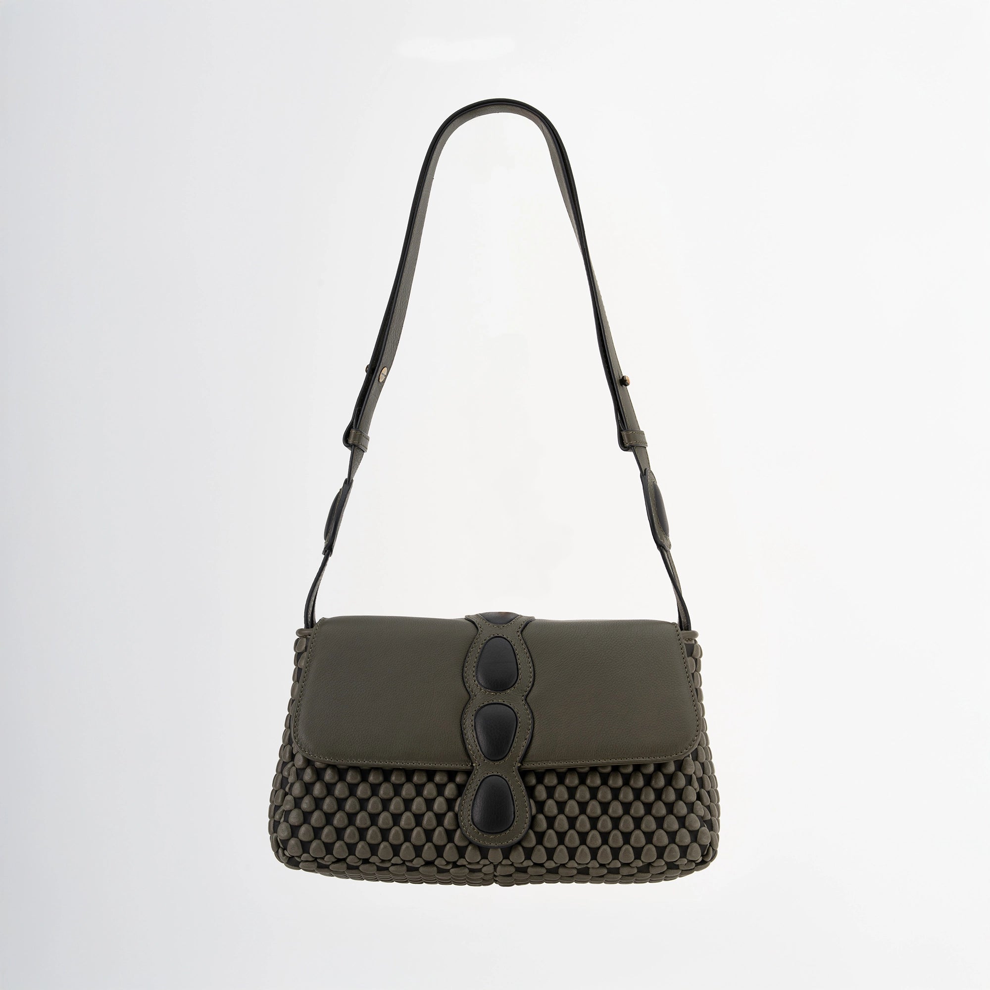 #color_loden green / black