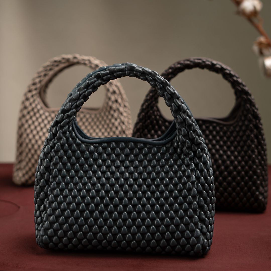 TISSA FONTANED ドット模様の青と黒のハンドバッグ TISSA FONTANED ドット模様の青と黒のハンドバッグ