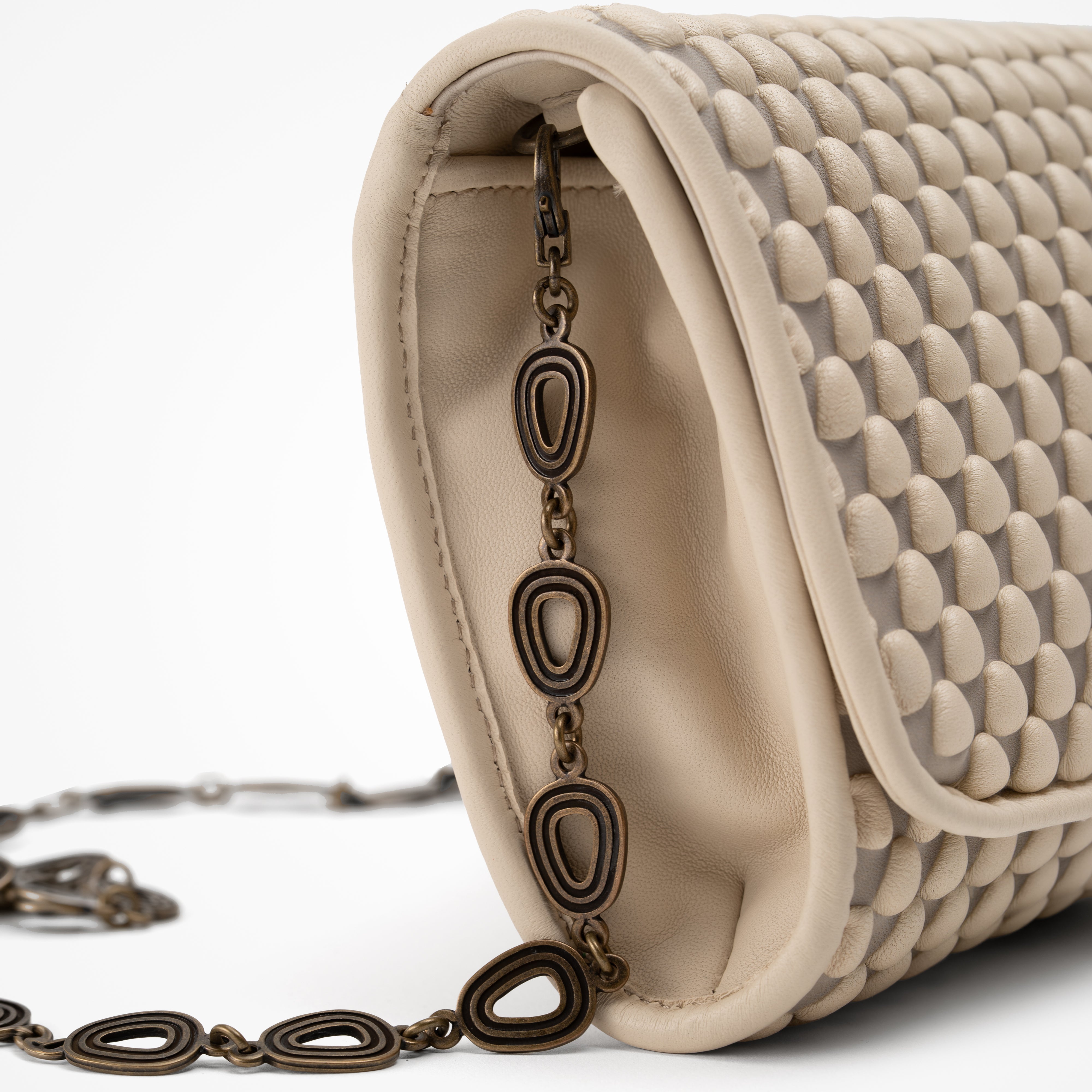 #color_cream beige