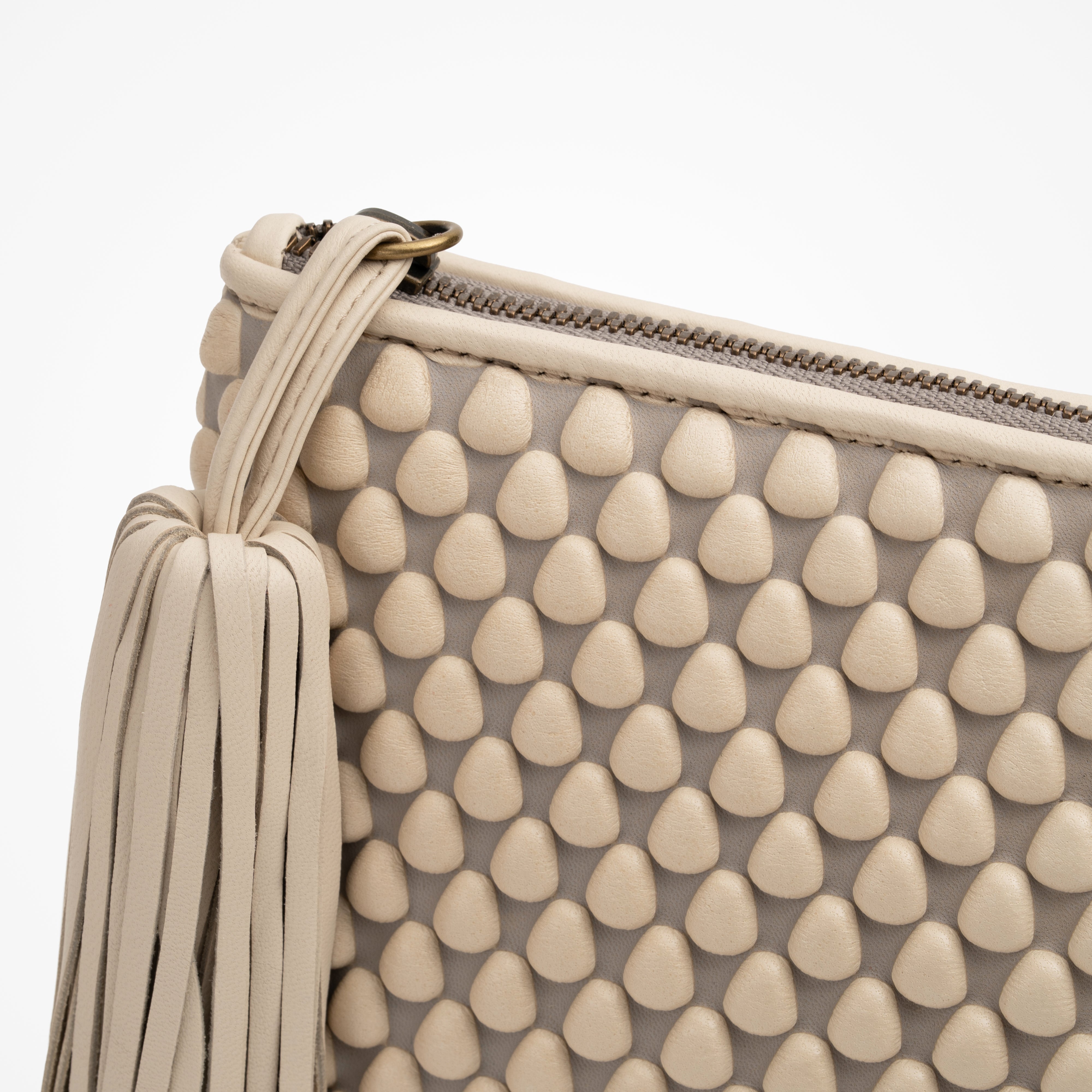 #color_cream beige