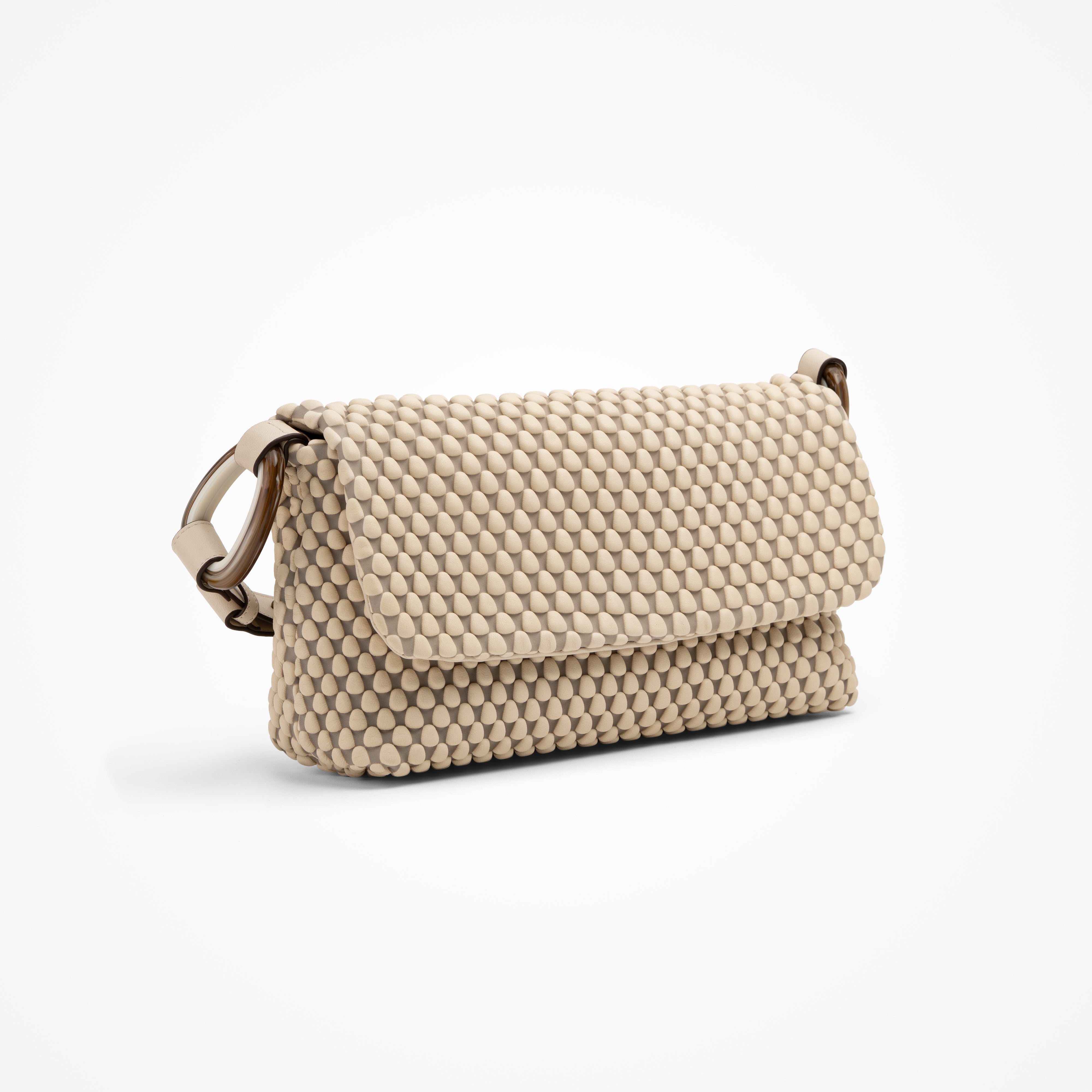 #color_cream beige