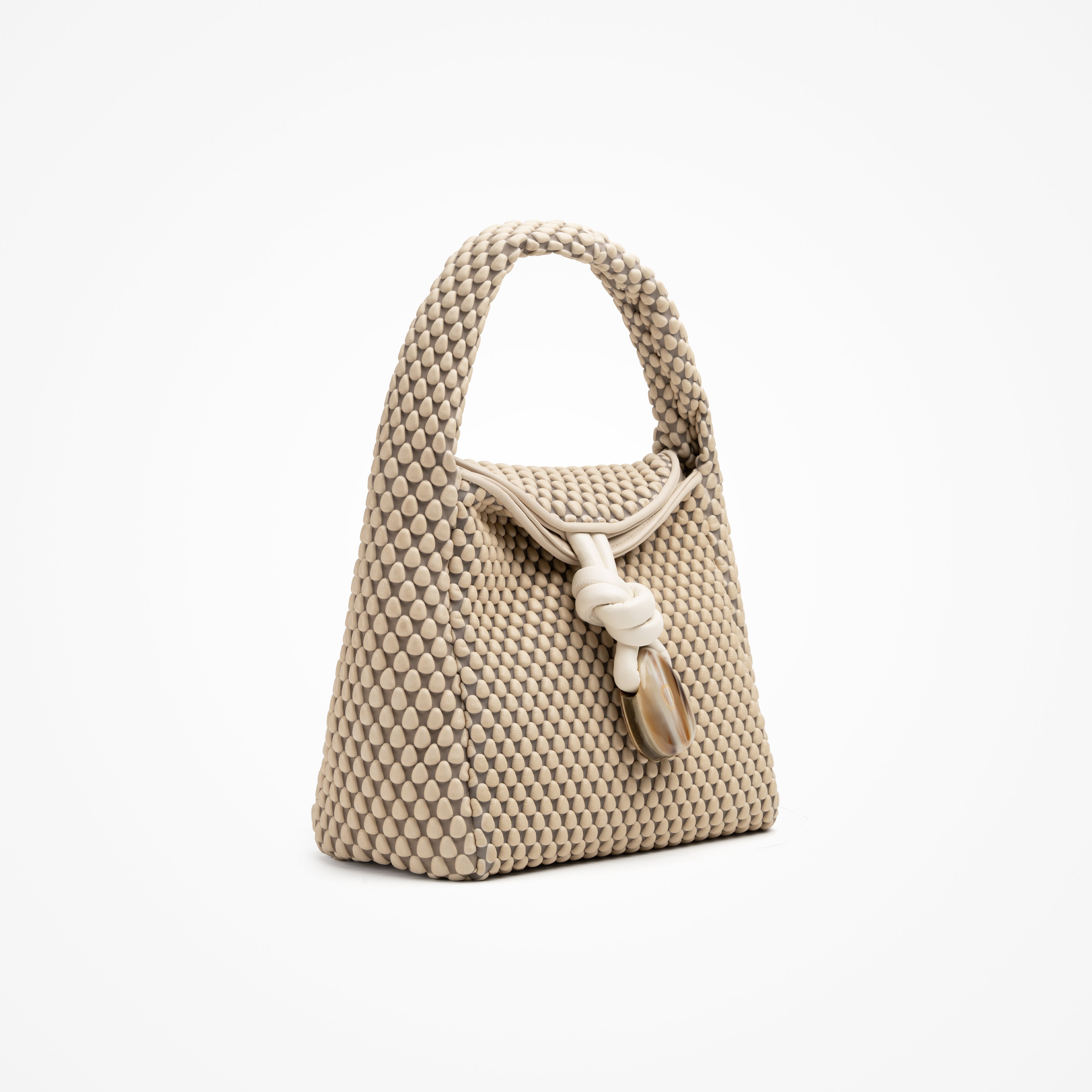 #color_cream beige