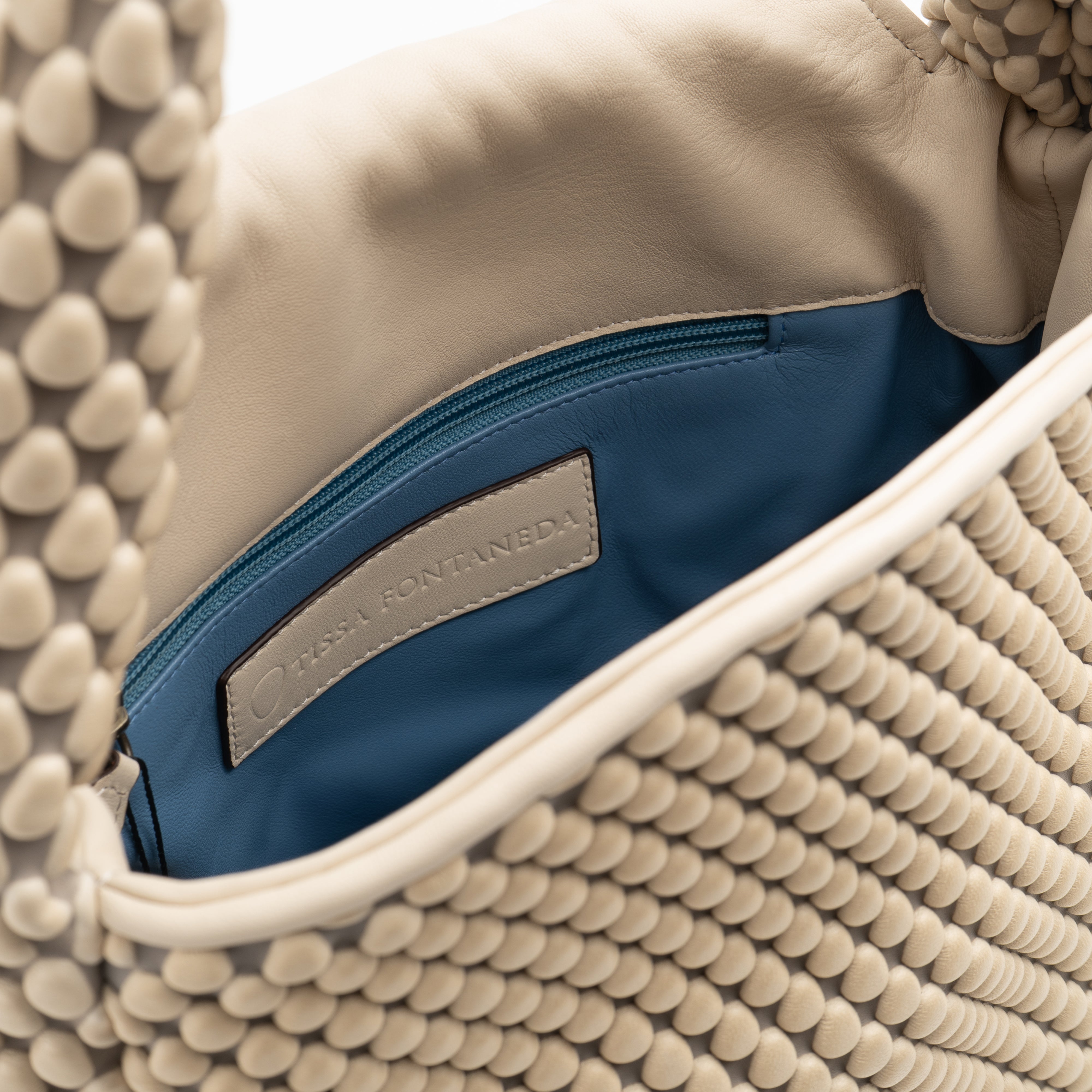 #color_cream beige
