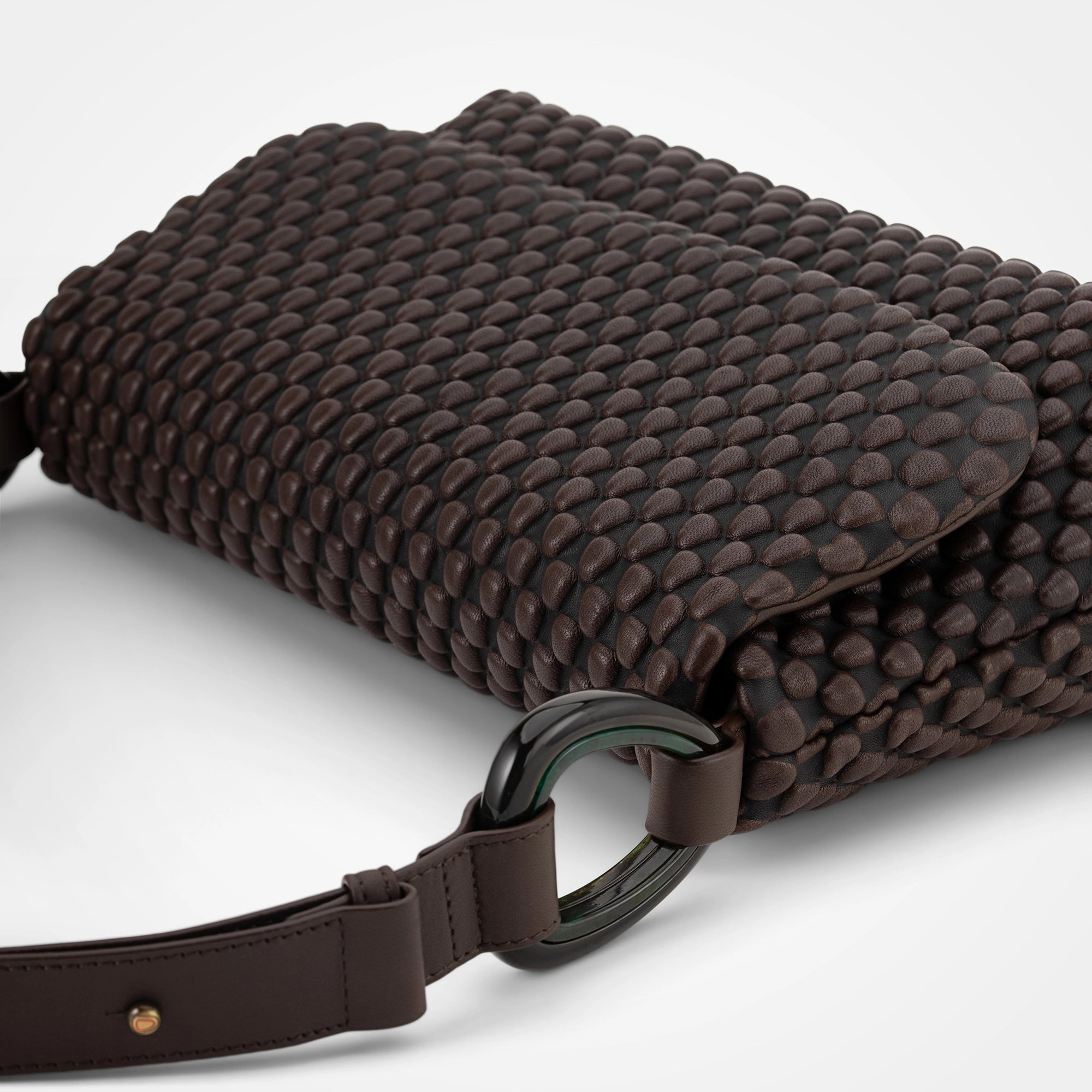 #color_dark brown